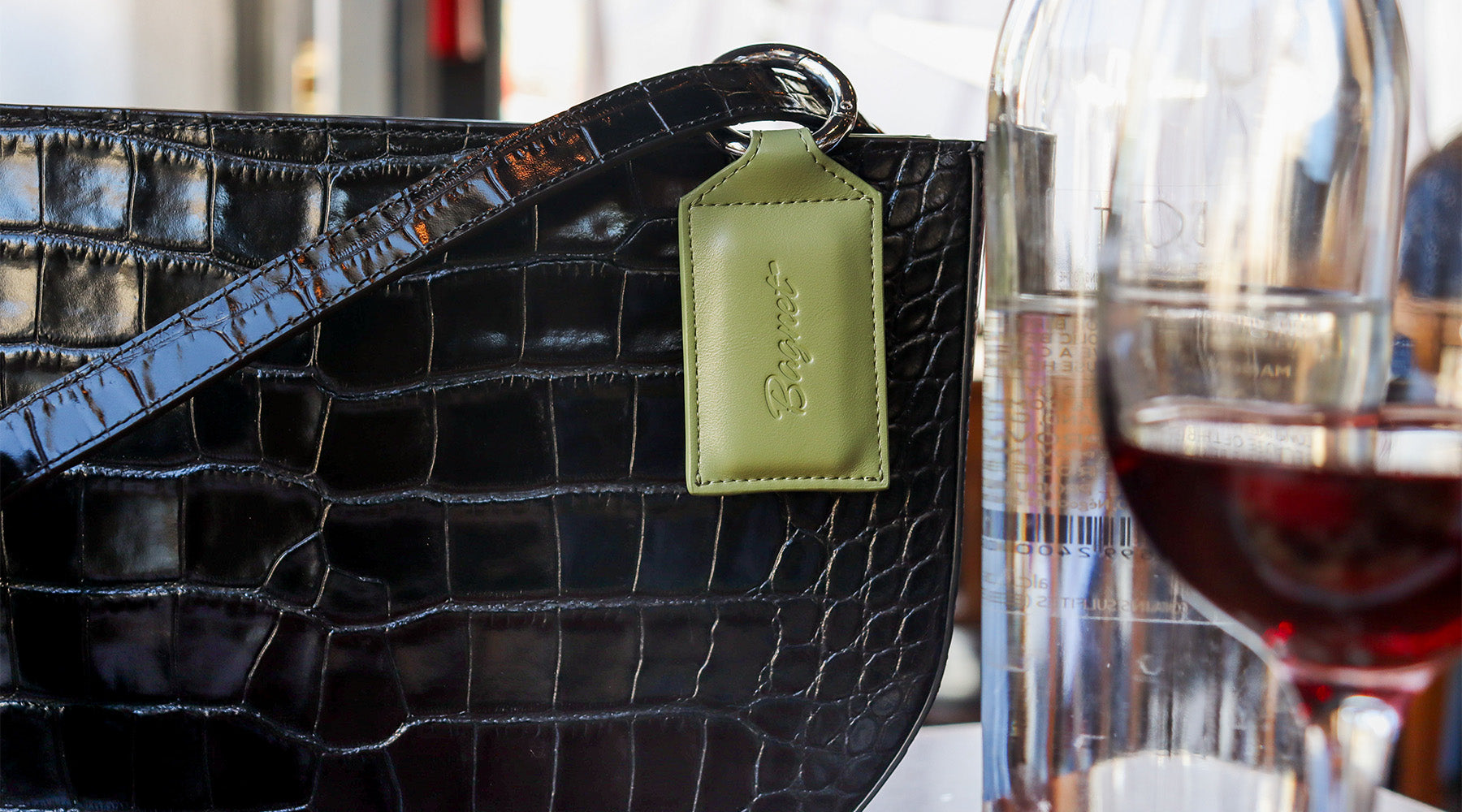 How To Accessorize Your Favorite Handbag