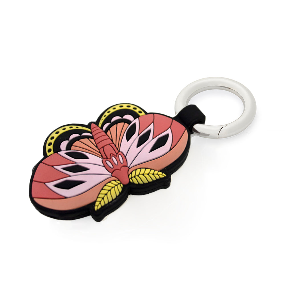 Flutter Dark, the limited-edition Bagnet magnetic purse holder, comes with a small polished nickel ring