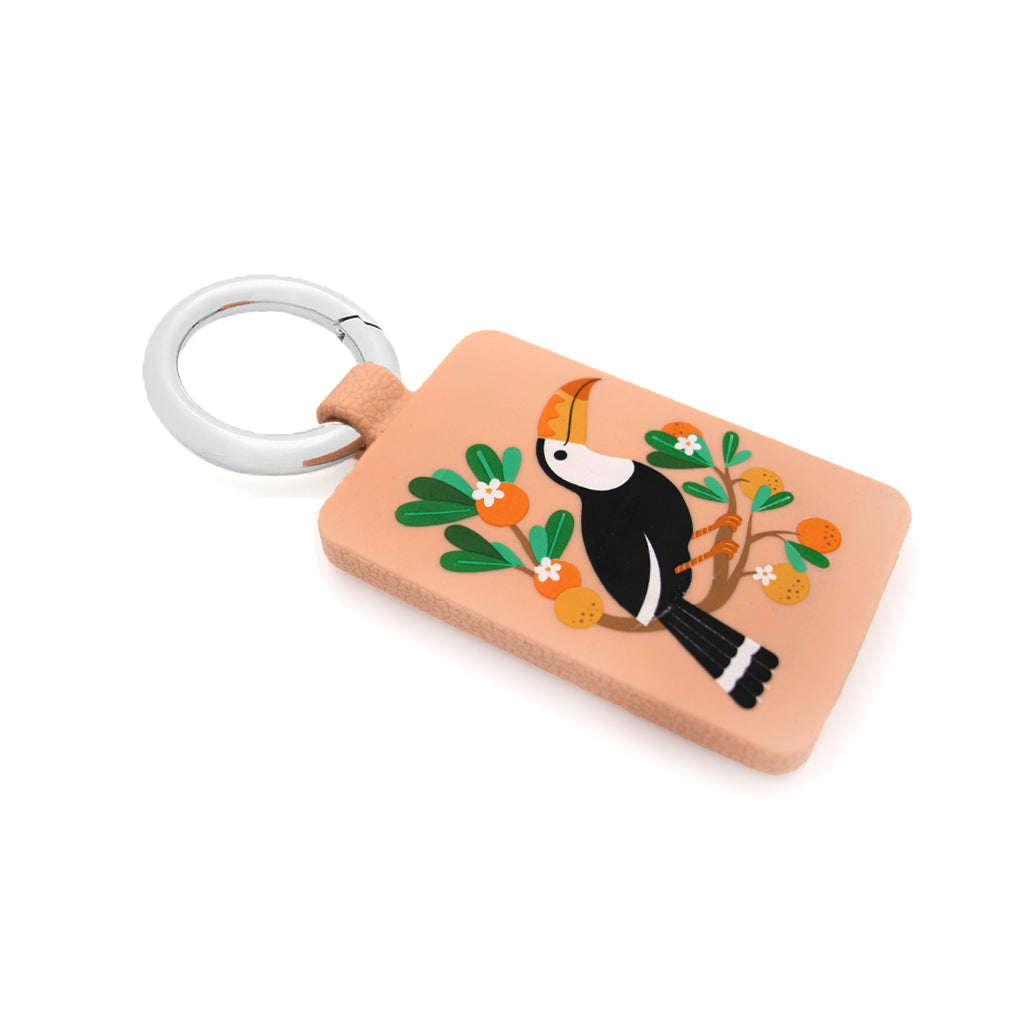Sammy, the limited-edition Bagnet magnetic purse holder, comes with a small polished nickel ring